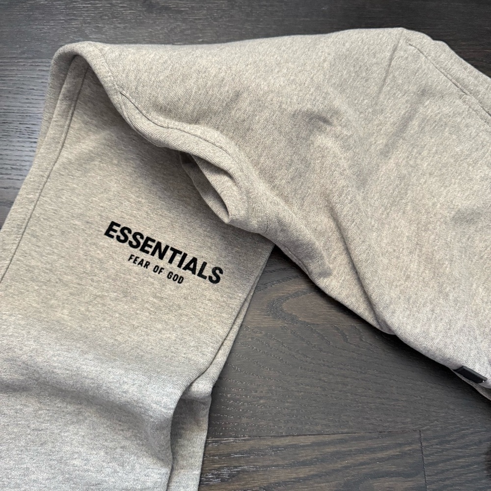Fear of God Essentials Sweatpants SS22 Dark Oatmeal Gray Size XS - Picture 2 of 3